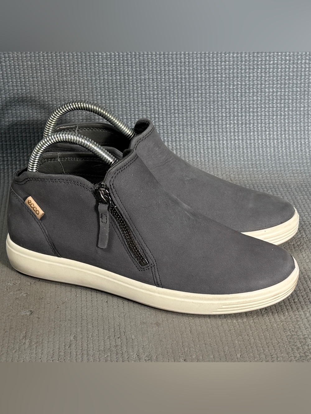 ECCO Women's Soft 7 Low Gray Booties Women’s Size 6-6.5 US 37 EU - Picture 2 of 9